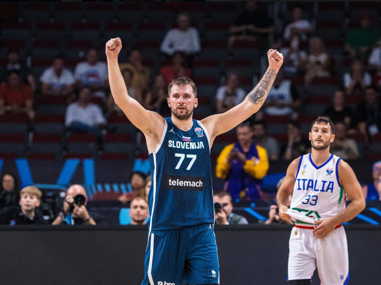 东契奇克服颈伤触底反弹 单节暴走狂砍19分强势收胜 九游游戏官网